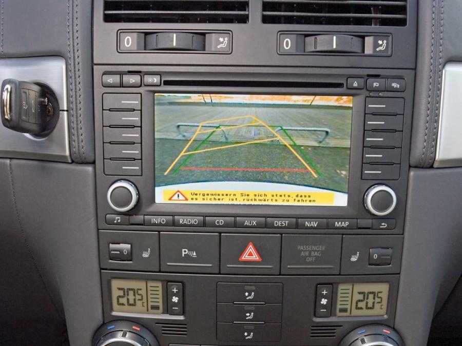  Volkswagen Touareg Individual 2007 года  (фото 7 из 22)